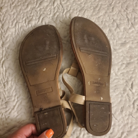 Sandals - Picture 2 of 2